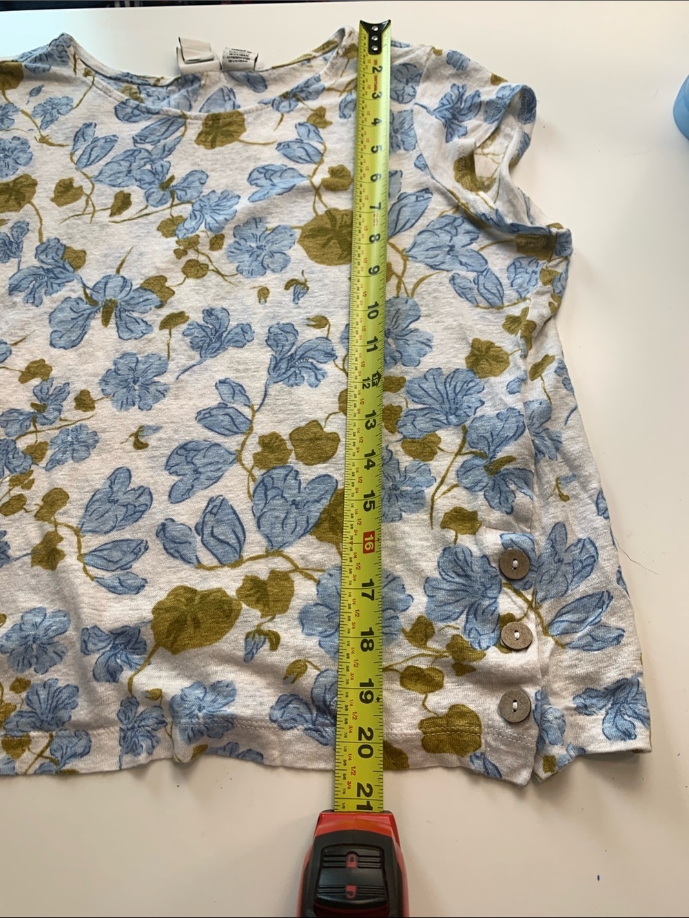 Joie Floral Cap-Sleeve Tee in Blue & Olive 100% Linen - Picture 6 of 7